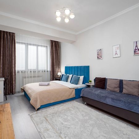 Appartments " Zhetysu-4" Алма Ата Екстериор снимка