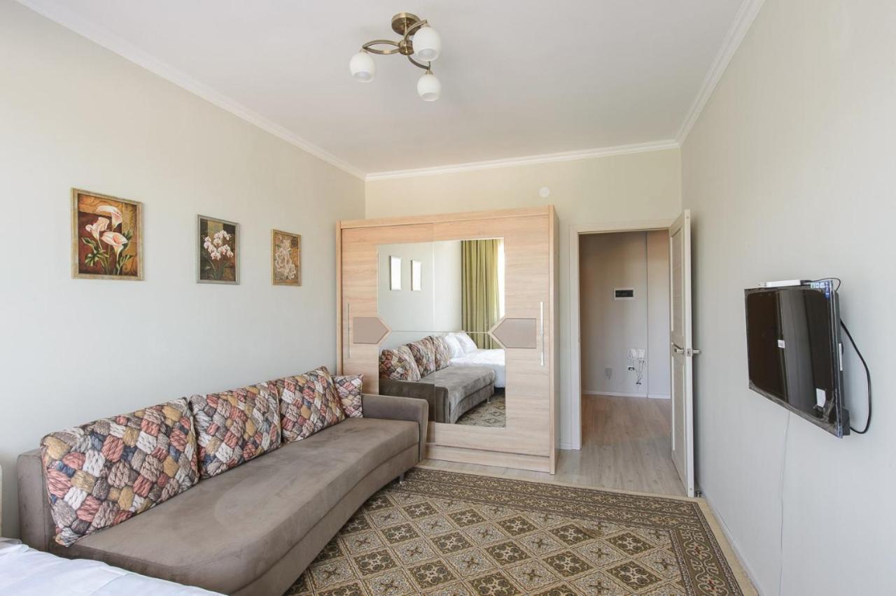 Appartments " Zhetysu-4" Алма Ата Екстериор снимка