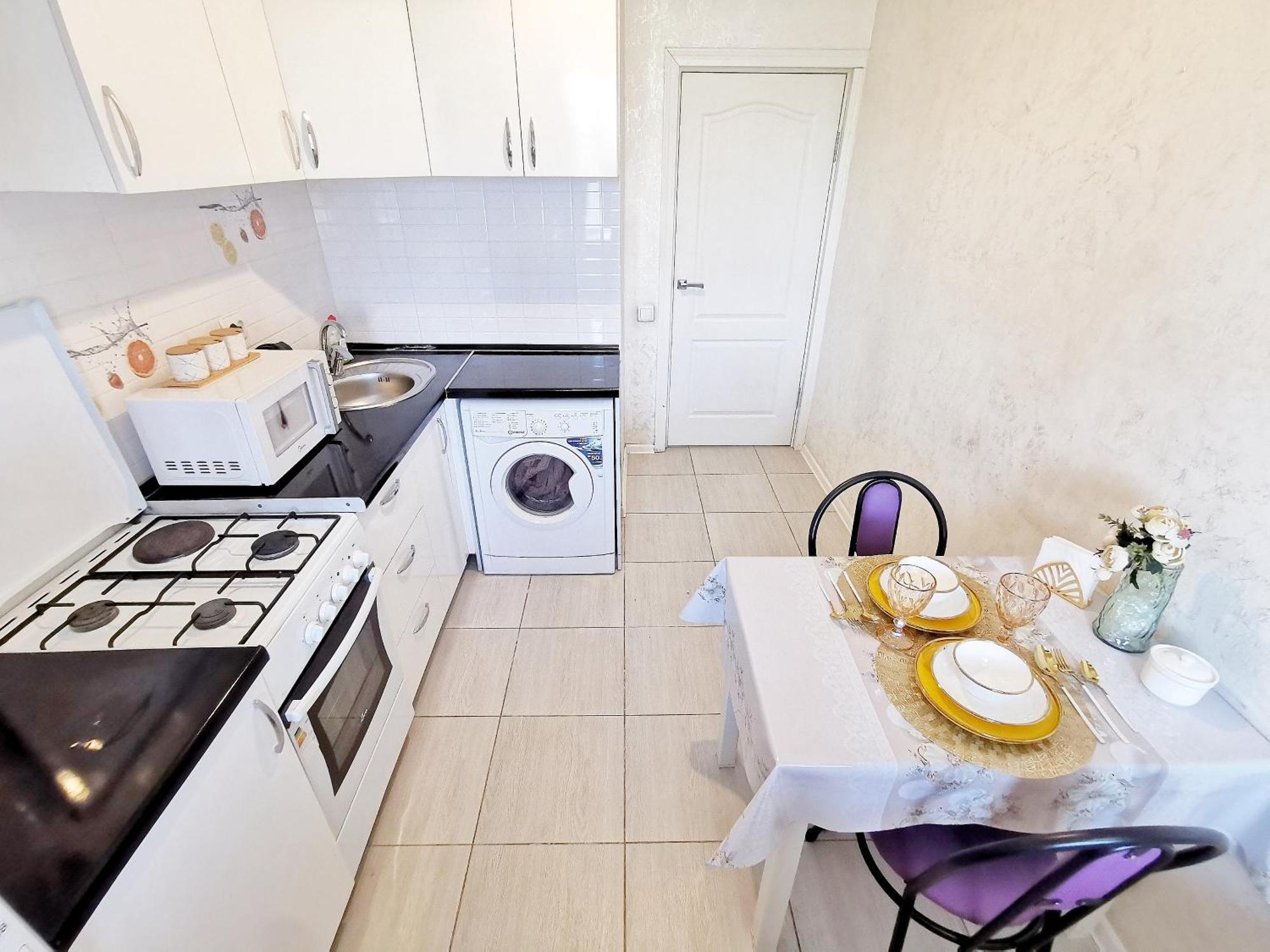 Appartments " Zhetysu-4" Алма Ата Екстериор снимка