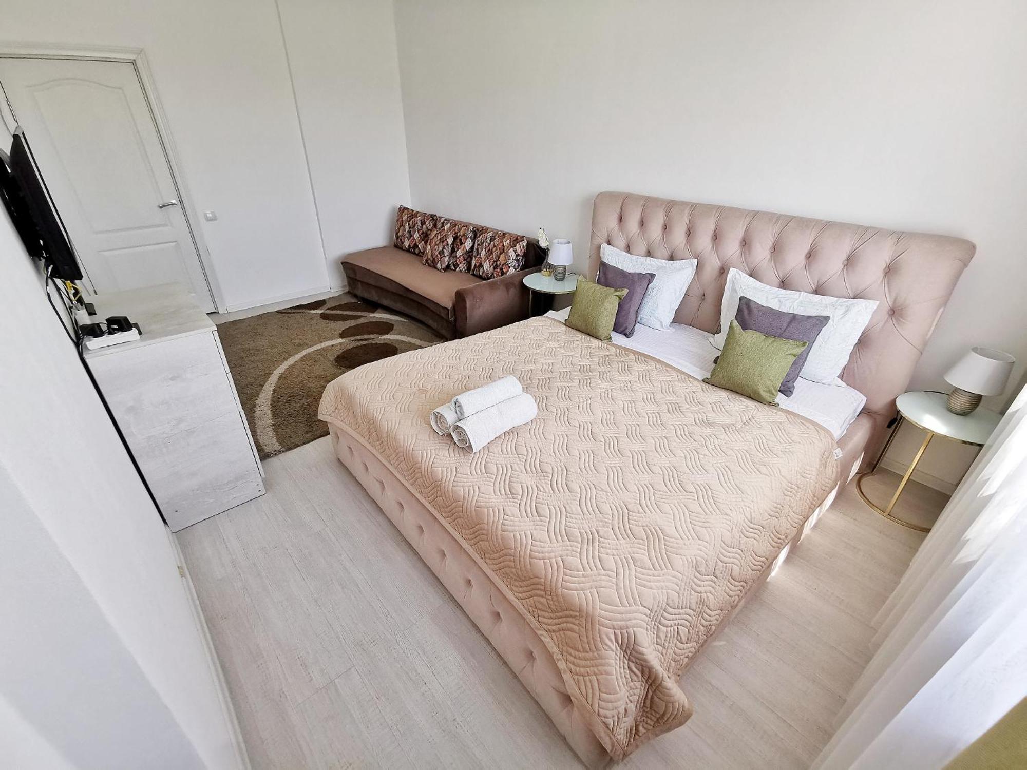 Appartments " Zhetysu-4" Алма Ата Екстериор снимка