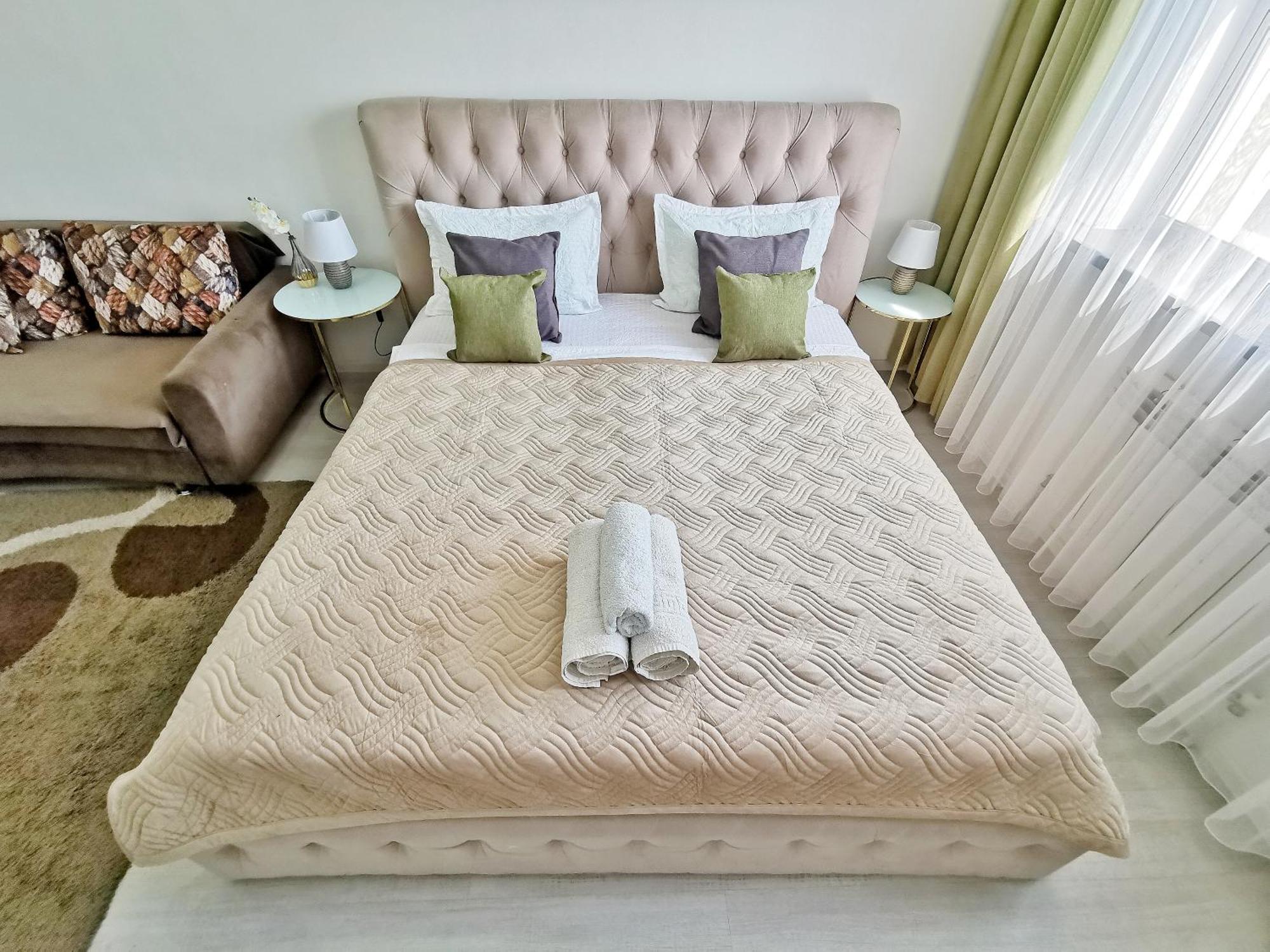 Appartments " Zhetysu-4" Алма Ата Екстериор снимка