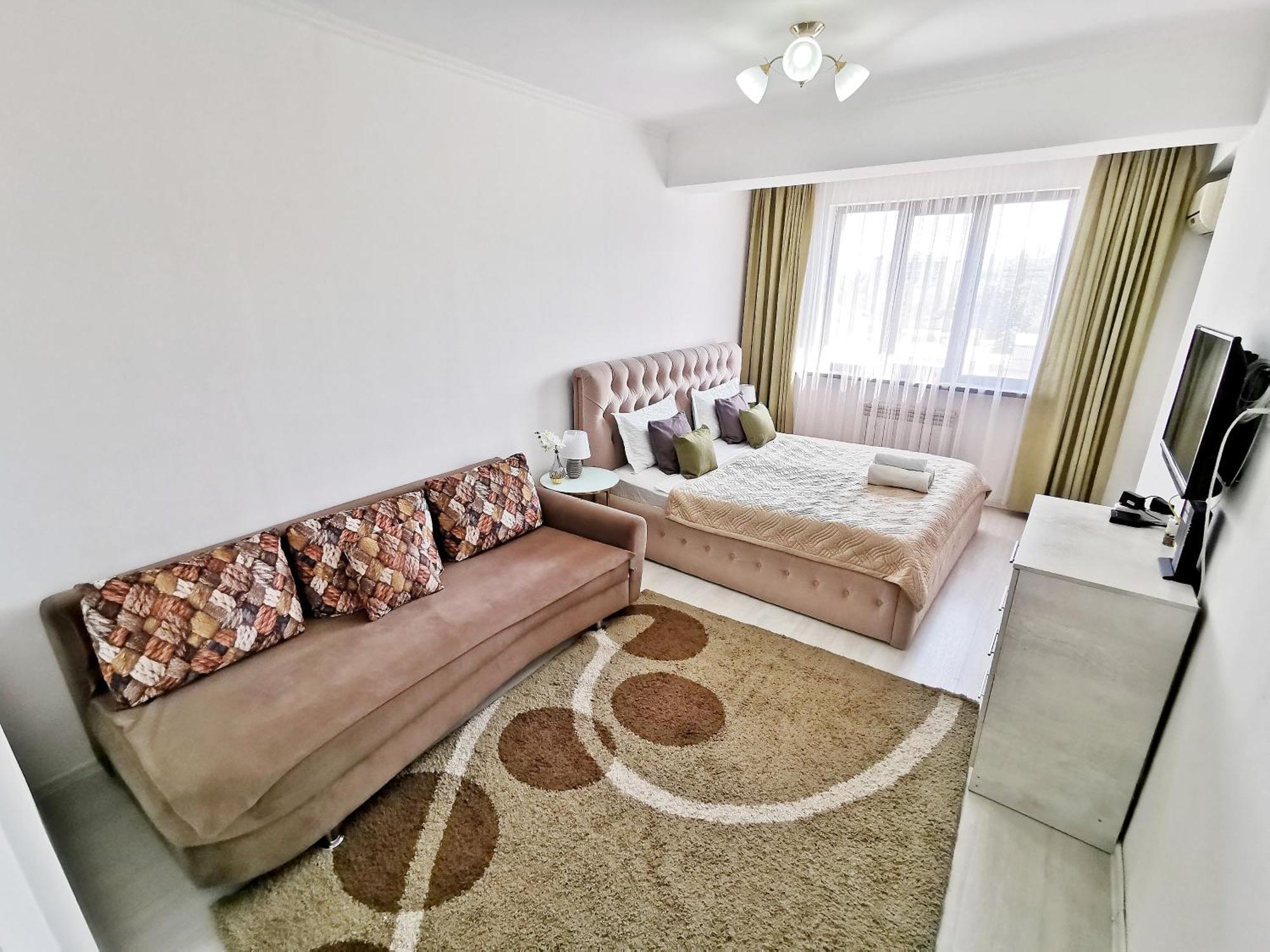 Appartments " Zhetysu-4" Алма Ата Екстериор снимка