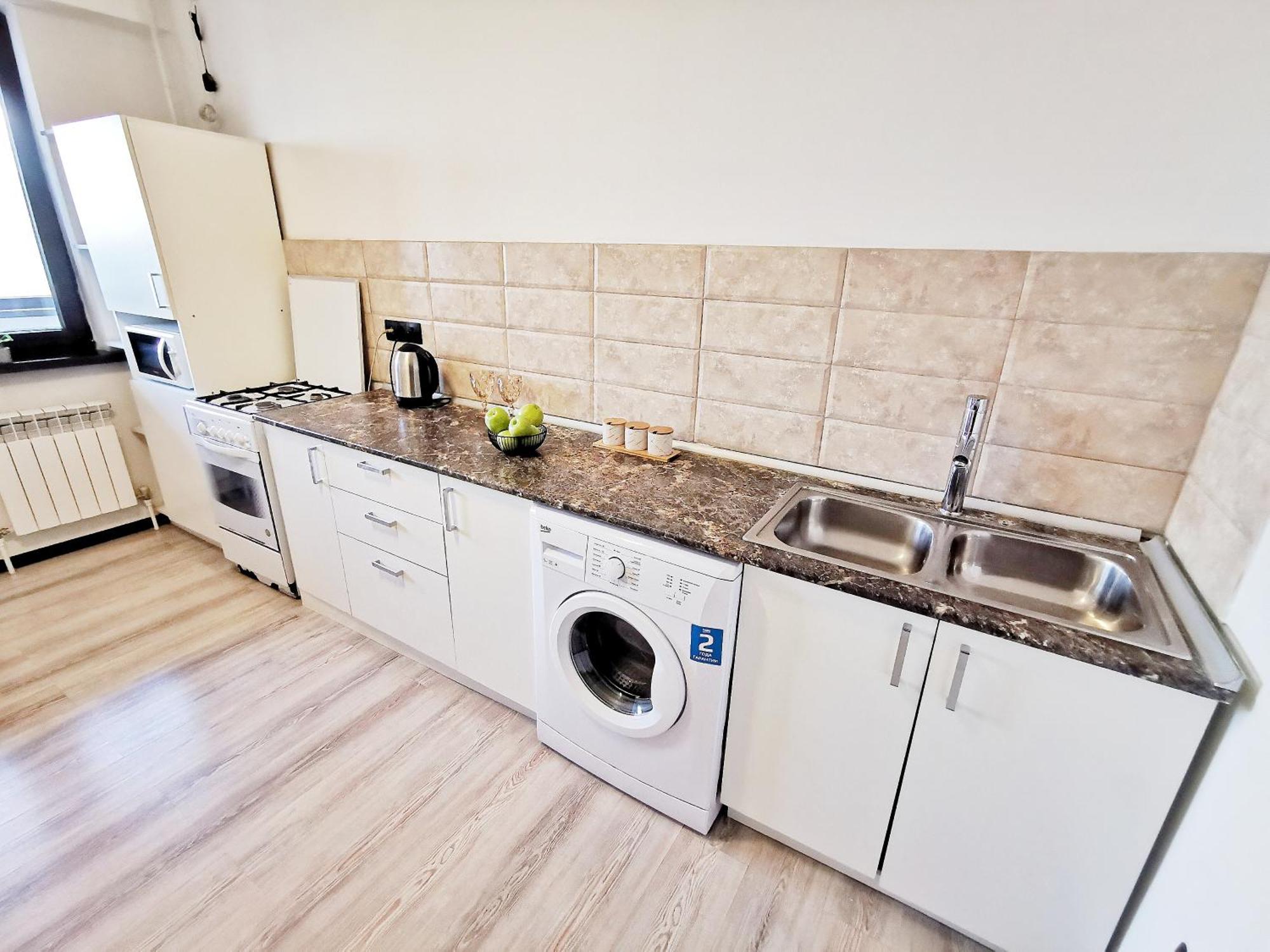 Appartments " Zhetysu-4" Алма Ата Екстериор снимка