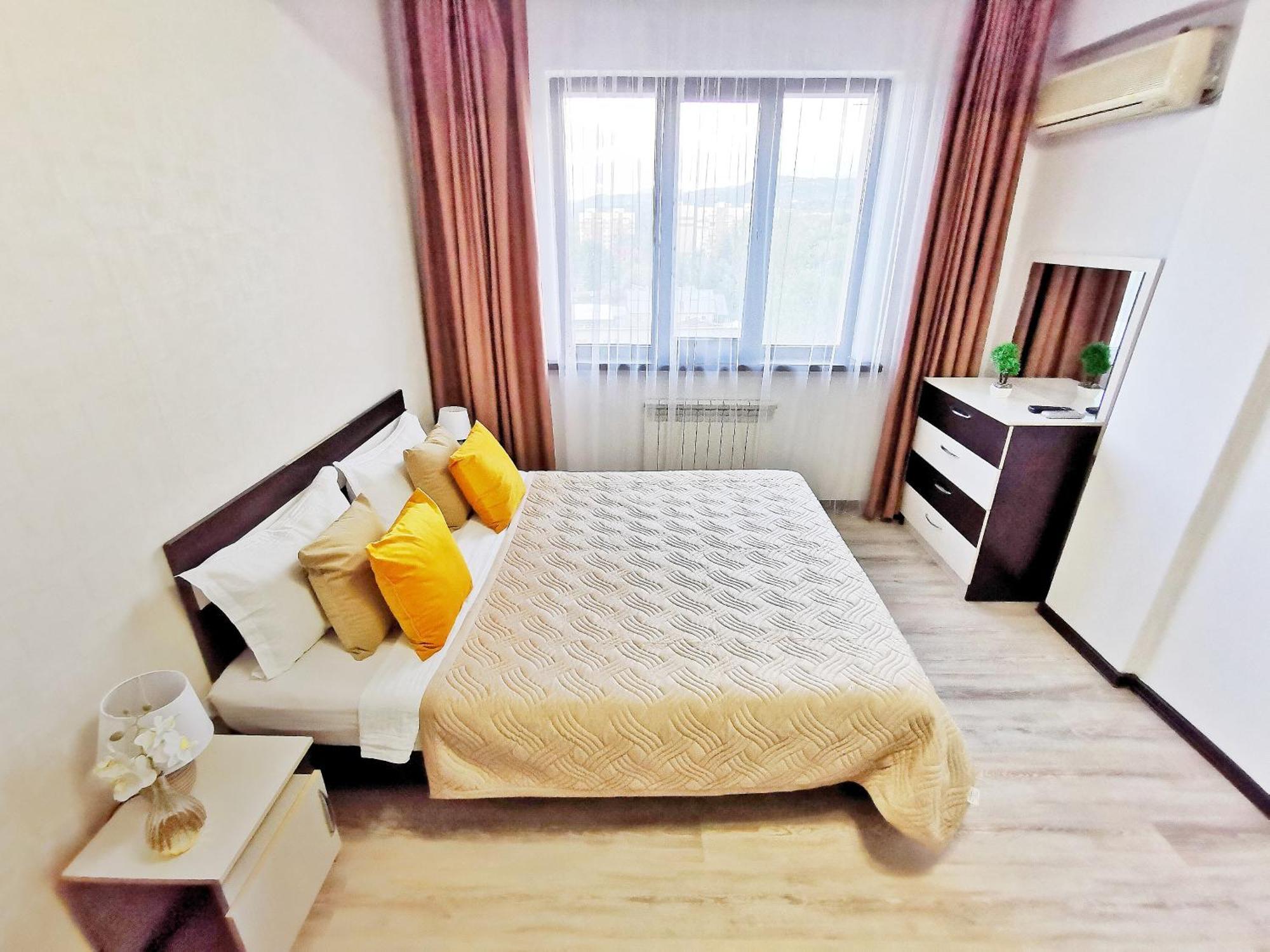 Appartments " Zhetysu-4" Алма Ата Екстериор снимка