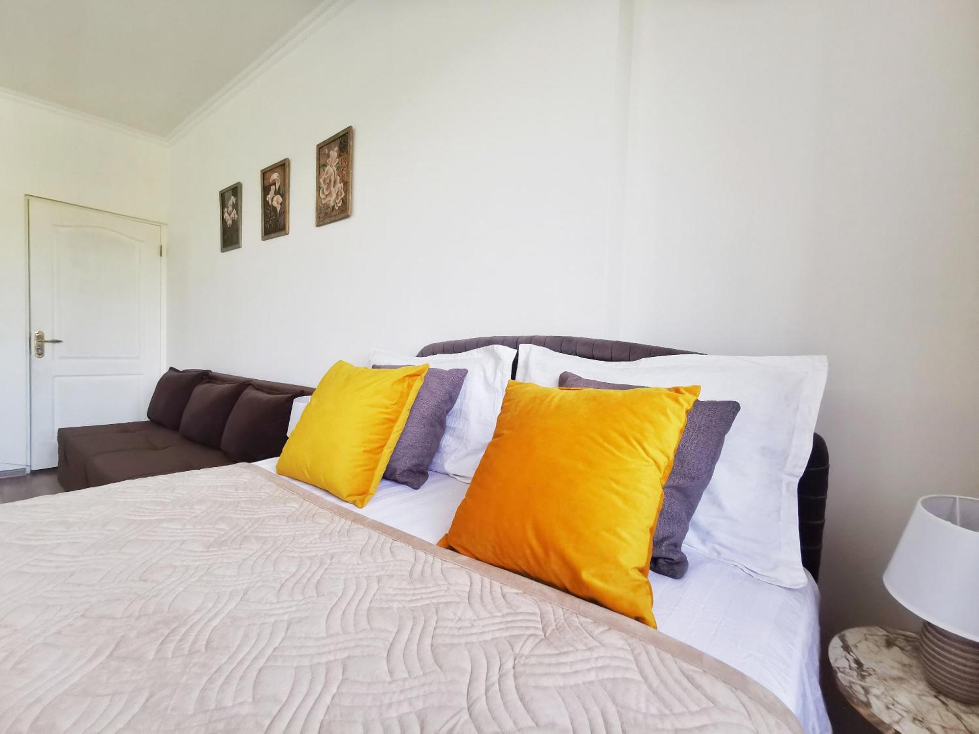 Appartments " Zhetysu-4" Алма Ата Екстериор снимка