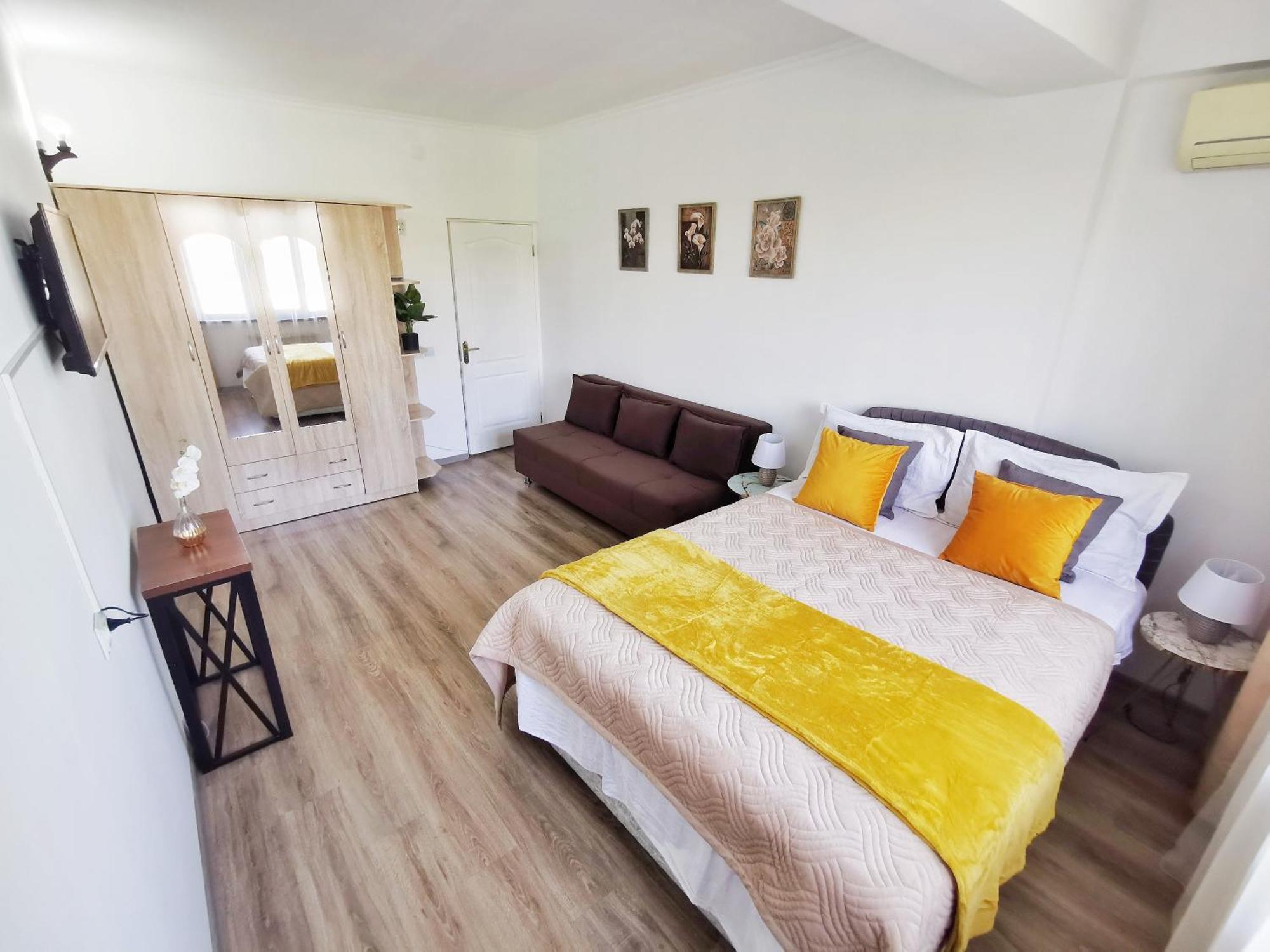 Appartments " Zhetysu-4" Алма Ата Екстериор снимка