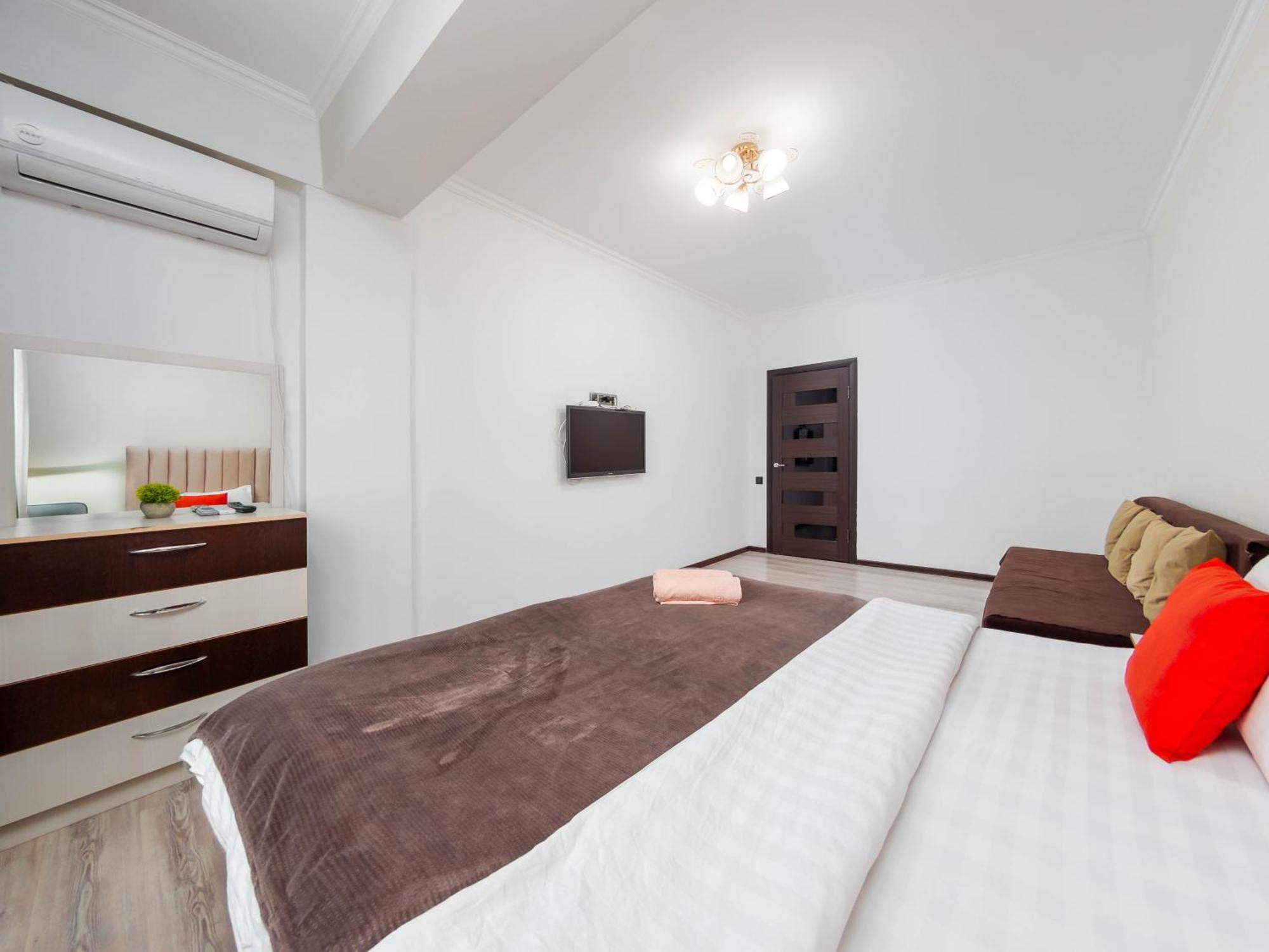 Appartments " Zhetysu-4" Алма Ата Екстериор снимка