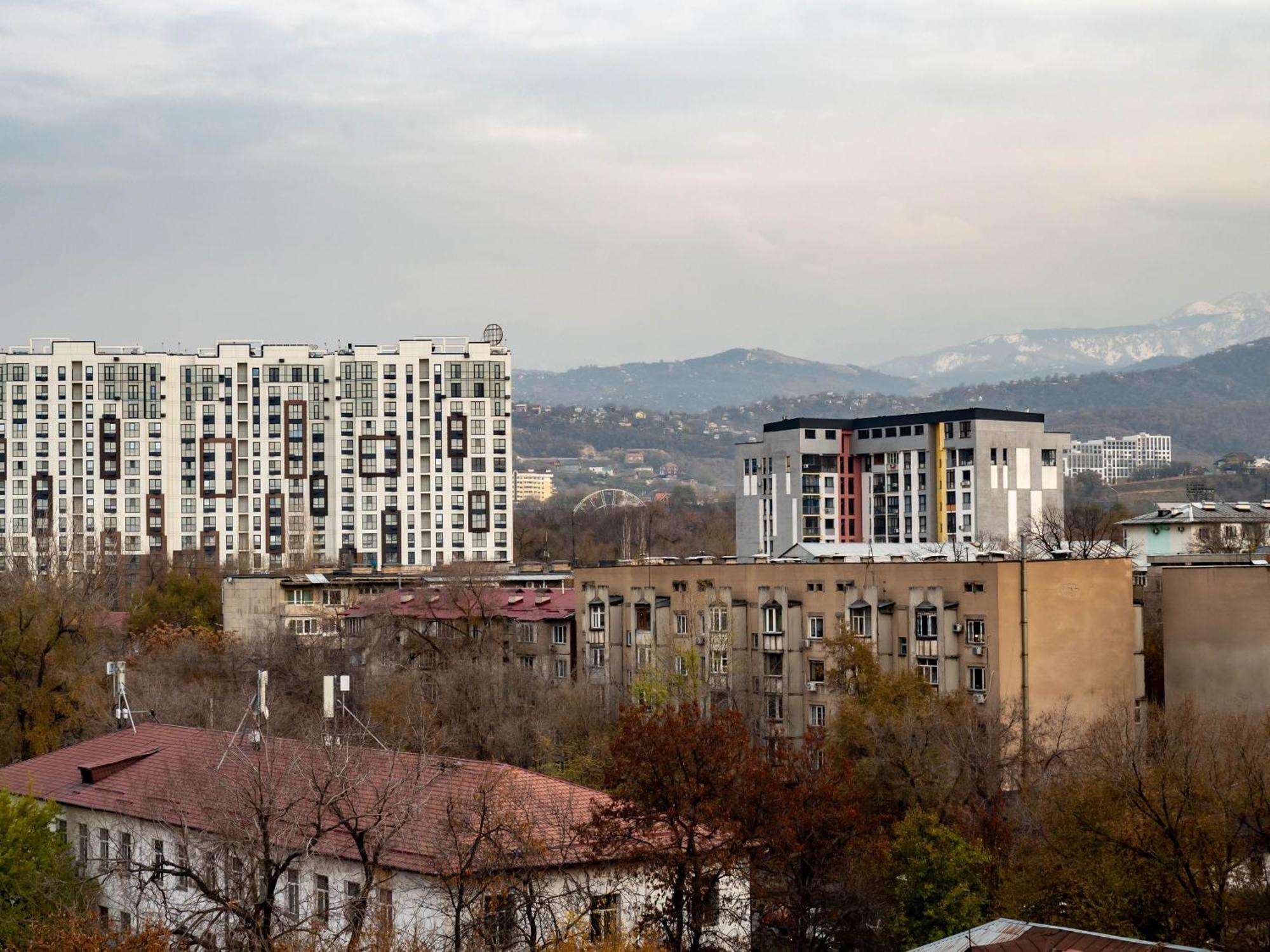 Appartments " Zhetysu-4" Алма Ата Екстериор снимка