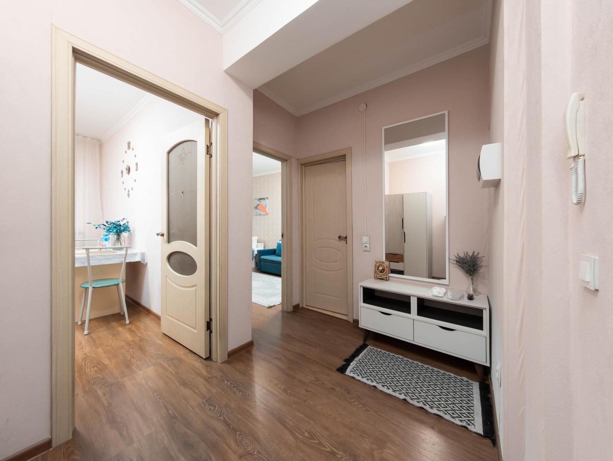 Appartments " Zhetysu-4" Алма Ата Екстериор снимка